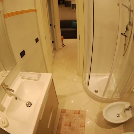 Casa Roma-alassio בית נופש אלסיו